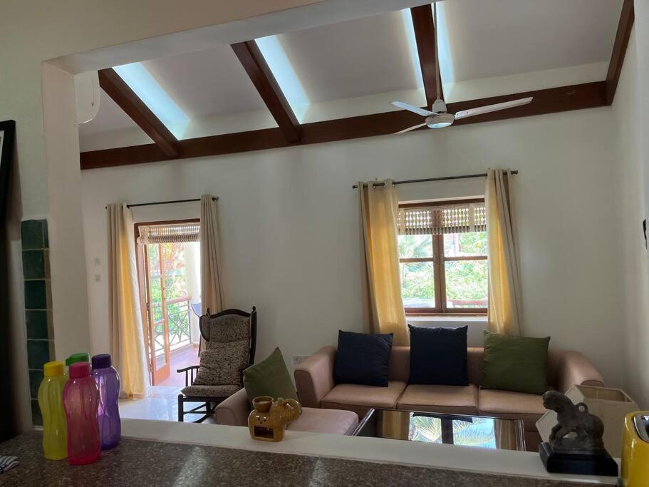 2Bhk Pool Facing Beachside Luxury Homestay In South Goa Betalbatim Exterior photo