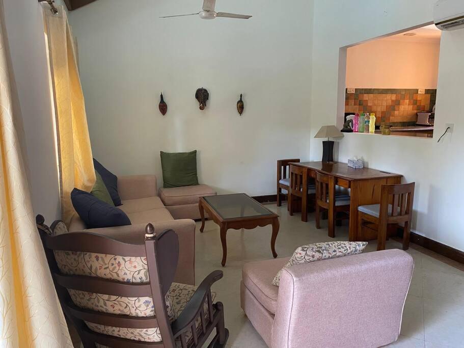 2Bhk Pool Facing Beachside Luxury Homestay In South Goa Betalbatim Exterior photo